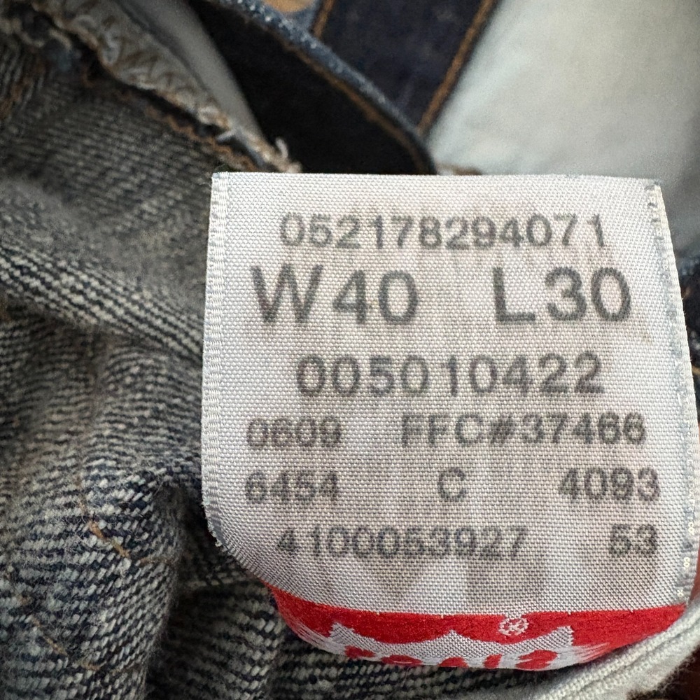 Levis 501 Jeans Mens 40X30 Blue Original Straight Button Fly Dark Faded Denim - Picture 15 of 16
